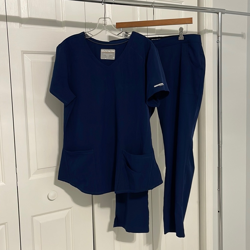 Sketchers by Barco V Neck Short Sleeve Scrub Set Women’s Size Large Pants & Top